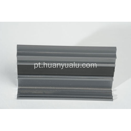 Perfis de alumínio anodizado em metal prateado